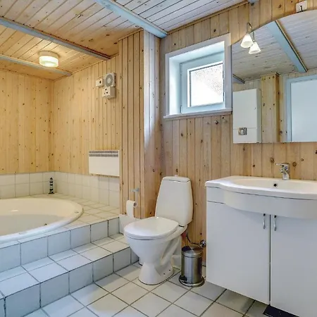 Stunning In W/ Sauna And 4 Bedrooms Blåvand